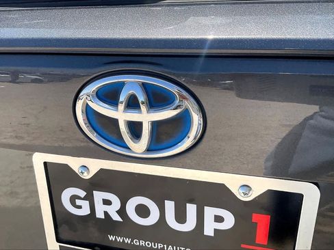 Used 2021 Toyota RAV4 XLE w/ Convenience Package AWD/4WD image 10