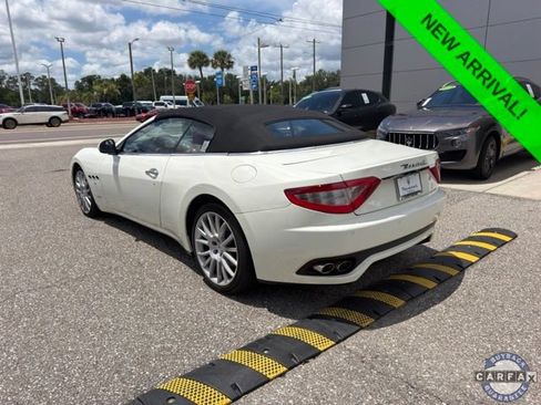 Used 2010 Maserati GranTurismo Convertible RWD image 3