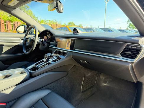 Used 2023 Porsche Panamera 4 Platinum Edition AWD/4WD image 34