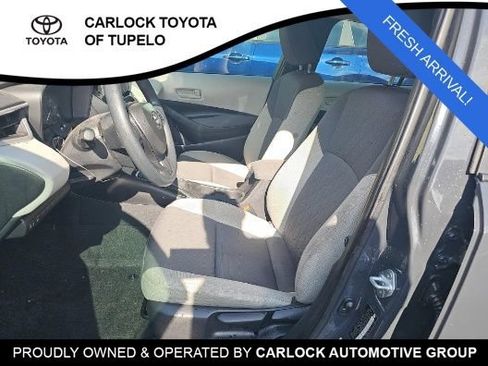 Used 2025 Toyota Corolla LE FWD image 6