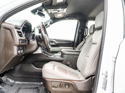 Used 2024 Chevrolet Suburban LT RWD image 39