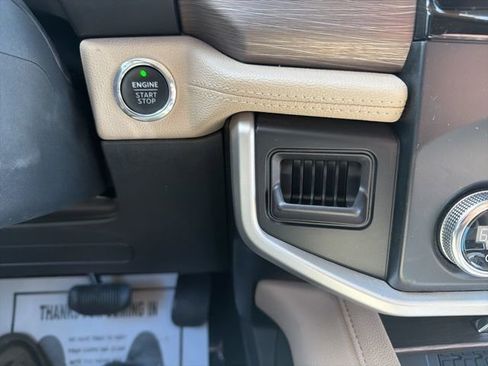 Used 2024 Ford Expedition Limited AWD/4WD image 23