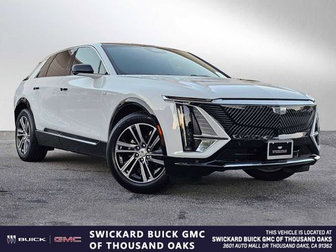 New 2026 Cadillac Lyriq Luxury image 1