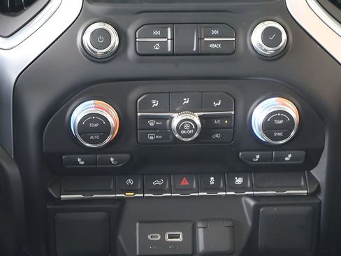 Used 2021 GMC Sierra 1500 Elevation image 18