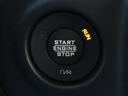 Used 2021 Jeep Gladiator Sport image 30