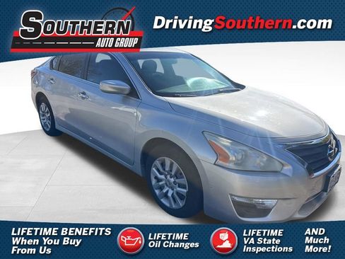 Used 2014 Nissan Altima 2.5 S FWD image 1