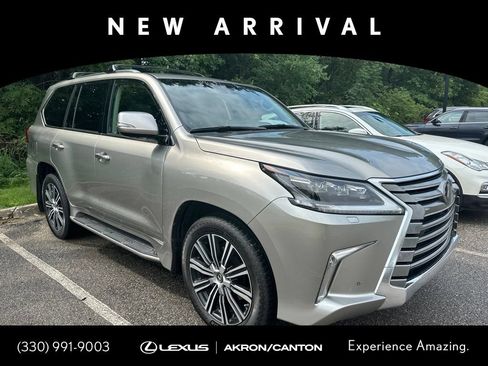 Used 2018 Lexus LX 570 4WD w/ Luxury Package image 2