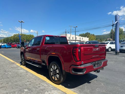 Used 2024 GMC Sierra 3500 Denali image 6