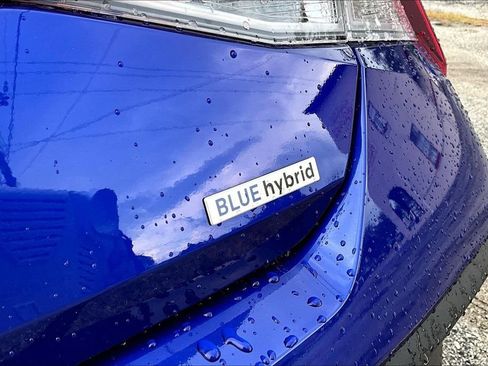 Used 2024 Hyundai Elantra Blue FWD image 26