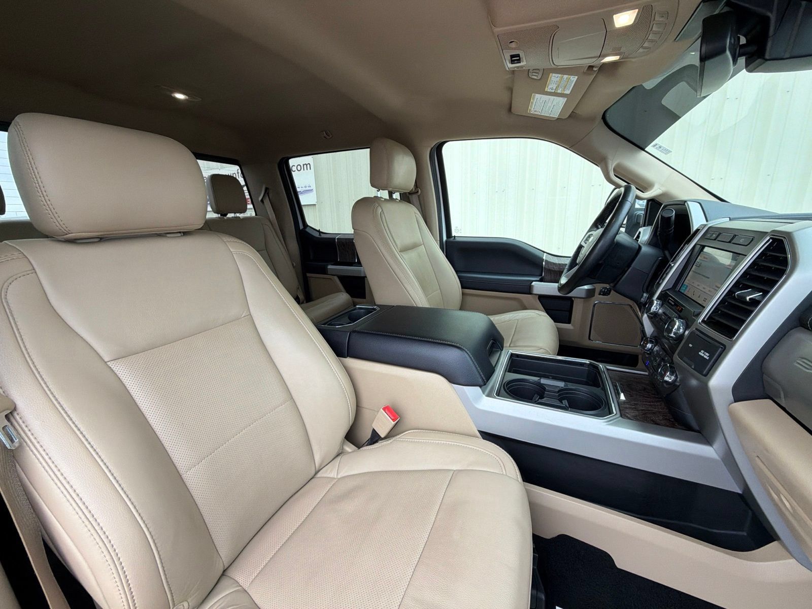 Used 2019 Ford F350 Lariat w/ Lariat Ultimate Package AWD/4WD image 9