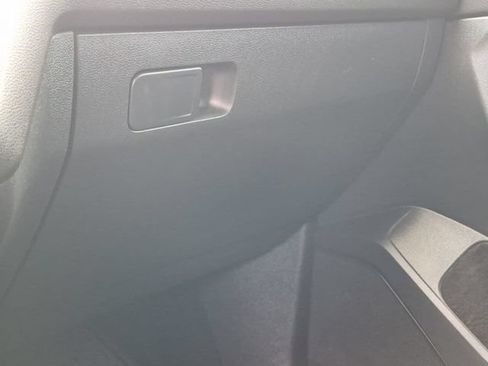 Used 2021 Volkswagen Tiguan S FWD image 17