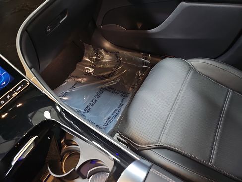 Certified 2025 Mercedes-Benz GLC 300 image 28