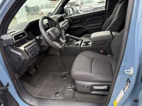 Used 2025 Toyota 4Runner SR5 AWD/4WD image 11