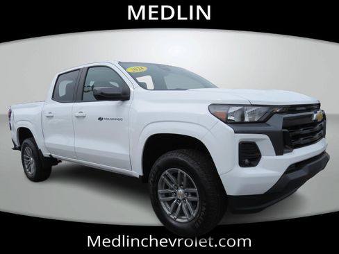 Used 2024 Chevrolet Colorado LT w/ LT Convenience Package II image 10