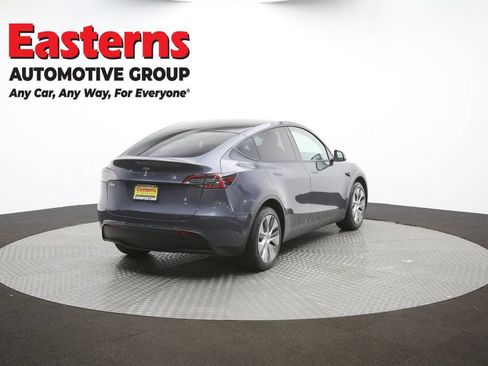 Used 2022 Tesla Model Y Long Range AWD/4WD image 39