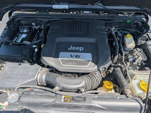 Used 2017 Jeep Wrangler Unlimited Rubicon AWD/4WD image 29