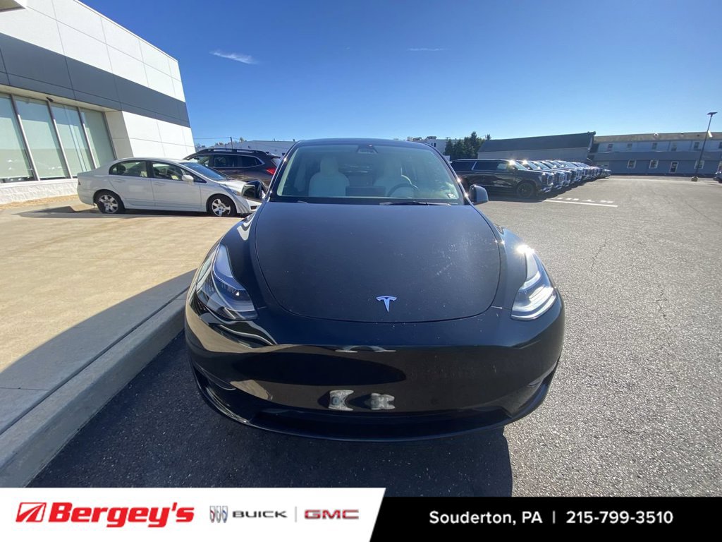 Used 2023 Tesla Model Y Long Range AWD/4WD image 5