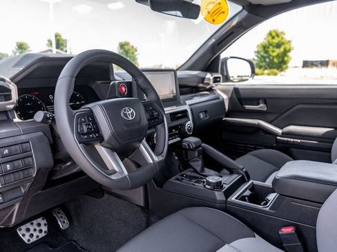 Certified 2025 Toyota Tacoma TRD Sport AWD/4WD image 18