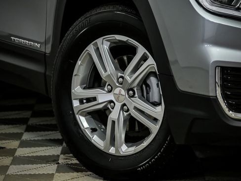Used 2024 GMC Terrain SLE w/ Driver Convenience Package AWD/4WD image 3