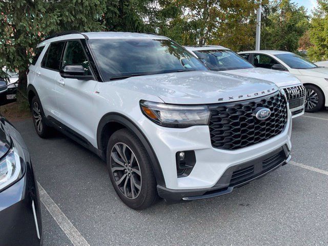 Used 2026 Ford Explorer ST-Line AWD/4WD image 1