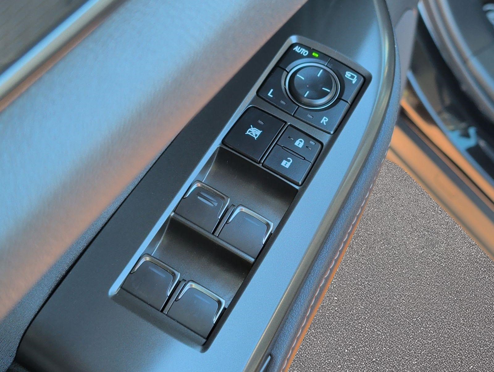 Certified 2023 Lexus NX 250 FWD w/ Towing Package (2000 Lbs) image 9