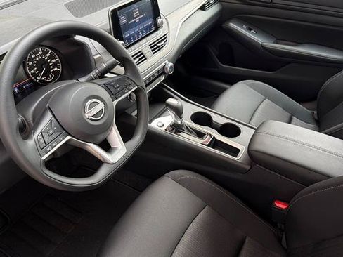 New 2026 Nissan Altima 2.5 SV FWD image 10