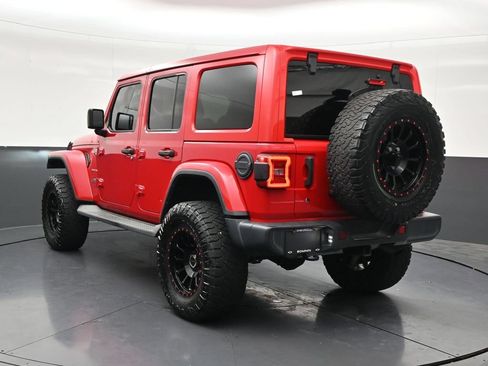 Used 2018 Jeep Wrangler Unlimited Sahara w/ LED Lighting Group AWD/4WD image 3