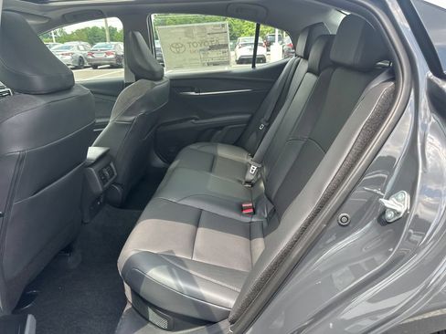 Used 2026 Toyota Camry XLE AWD/4WD image 16