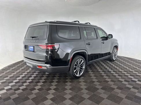 Used 2022 Jeep Wagoneer Series III w/ Premium Group I AWD/4WD image 5