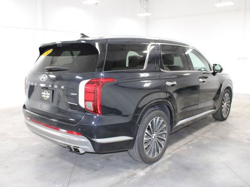 Used 2024 Hyundai Palisade Calligraphy image 9