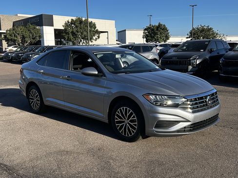 Used 2021 Volkswagen Jetta S image 4