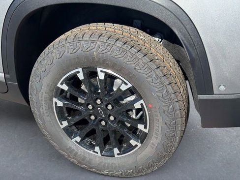 New 2026 Chevrolet Traverse Z71 w/ Enhanced Driving Package image 11