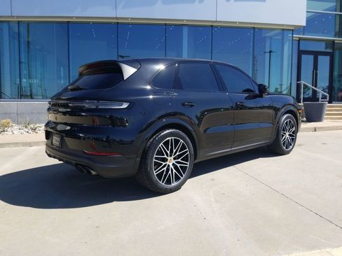Certified 2024 Porsche Cayenne image 7