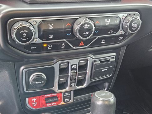 Used 2020 Jeep Gladiator Rubicon AWD/4WD image 28
