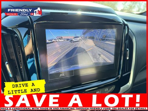 Used 2022 Chevrolet Traverse LT image 33