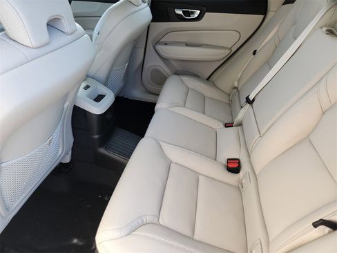 New 2026 Volvo XC60 T8 Ultra w/ Protection Package Premier image 18