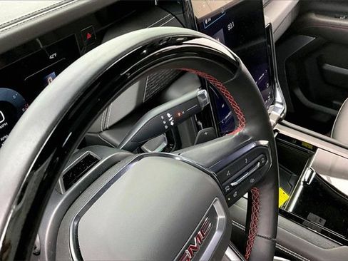 Certified 2025 GMC Yukon XL AT4 Ultimate image 16