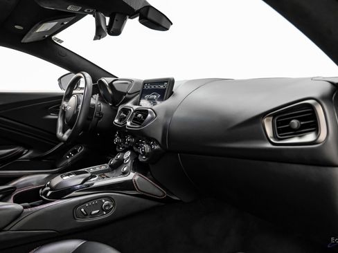 Used 2019 Aston Martin V8 Vantage Coupe RWD image 45