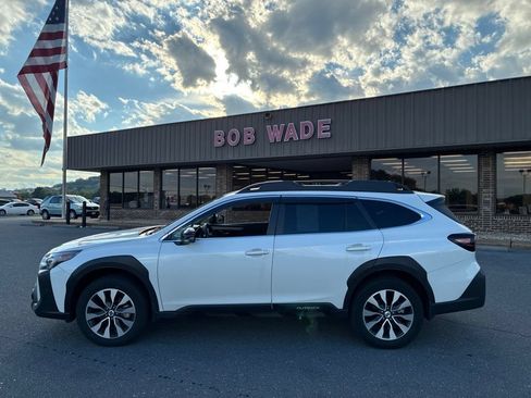 Certified 2025 Subaru Outback Limited AWD/4WD image 1