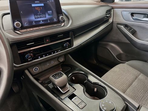 Used 2023 Nissan Rogue SV image 25