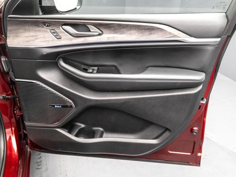 Used 2021 Jeep Grand Cherokee L Overland w/ Luxury Tech Group IV image 42