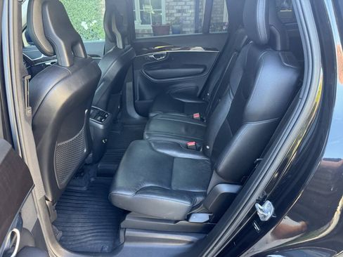 Used 2017 Volvo XC90 T6 Momentum w/ Vision Package AWD/4WD image 10