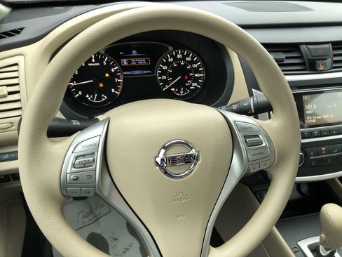 Used 2016 Nissan Altima 2.5 S w/ Power Driver Seat Package image 14