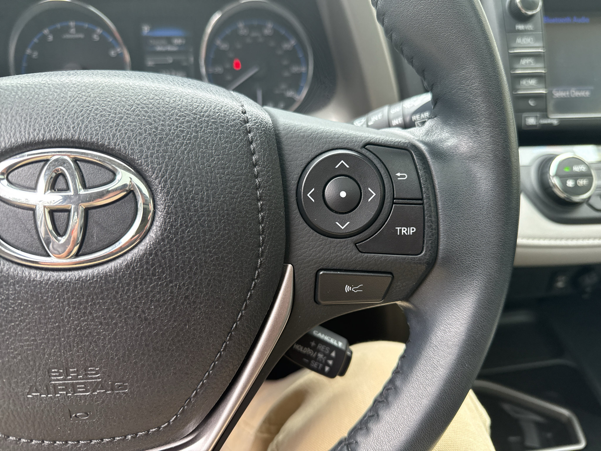 Used 2017 Toyota RAV4 Limited w/ Advanced Technology Package AWD/4WD image 19