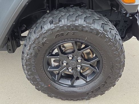 Used 2025 Jeep Wrangler Unlimited Sport AWD/4WD image 7