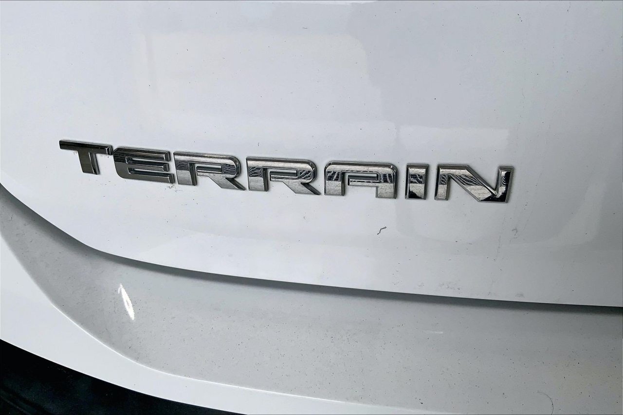 Used 2020 GMC Terrain SLE w/ Driver Convenience Package FWD image 9