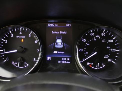 Used 2018 Nissan Rogue SL w/ Premium Package image 12