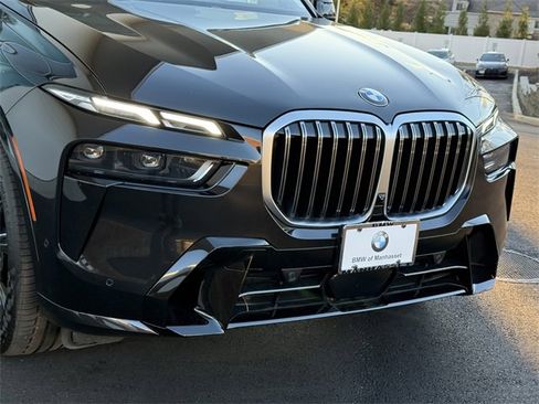 Certified 2023 BMW X7 xDrive40i w/ M Sport Package image 9