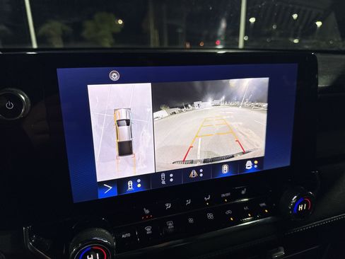 Used 2023 Chevrolet Colorado LT w/ LT Convenience Package III image 24