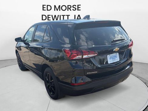 Used 2023 Chevrolet Equinox LS w/ LS Convenience Package AWD/4WD image 3